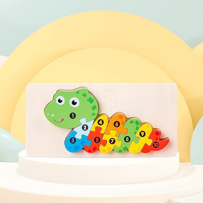 Puzzle 3D din lemn cu piese colorate aranjate