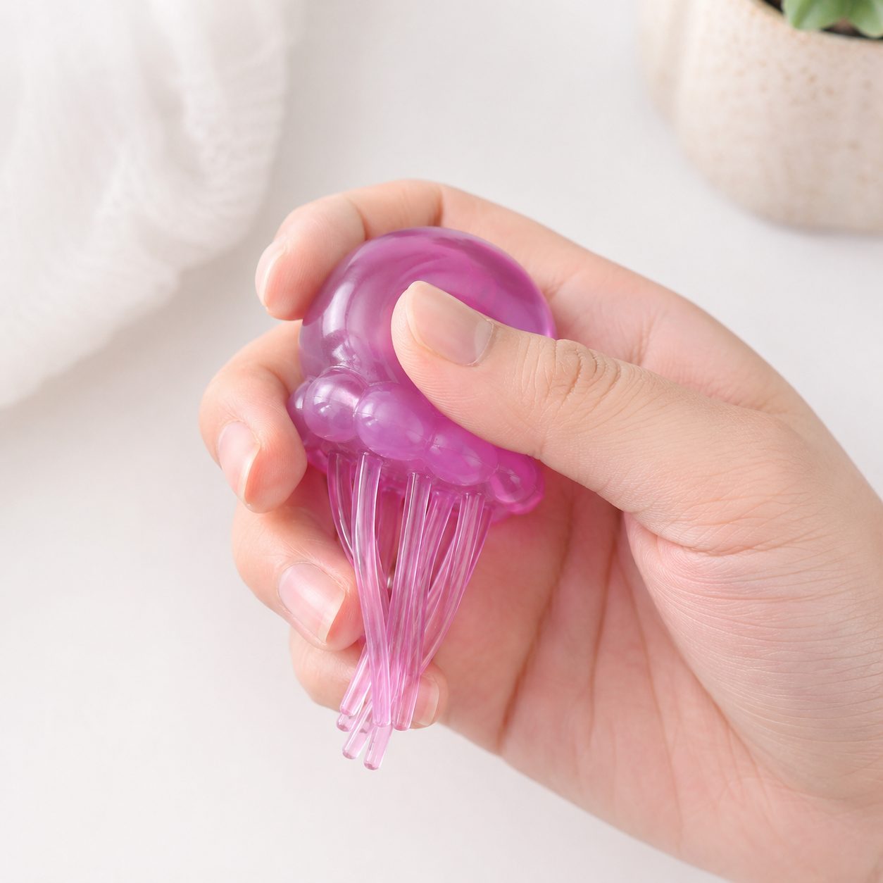 Jucarie Squishy Dumpling in Forma de Meduza, Antistres Senzoriala Comprimabila cu Revenire, 100 g, Roz