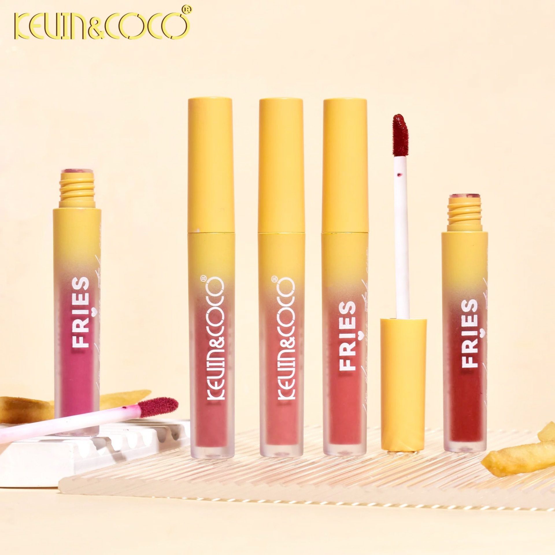 Nuante multicolore din set luciu de buze Kevin&Coco